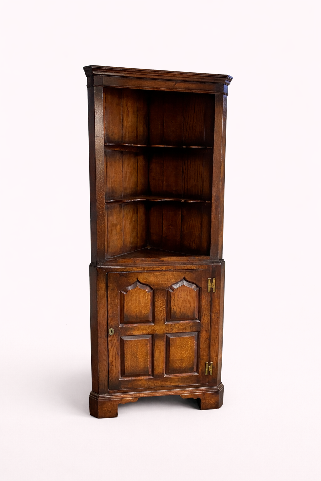 TITCHMARSH AND GOODWIN Oak Corner Cabinet / Shelving / Display / Cupboard