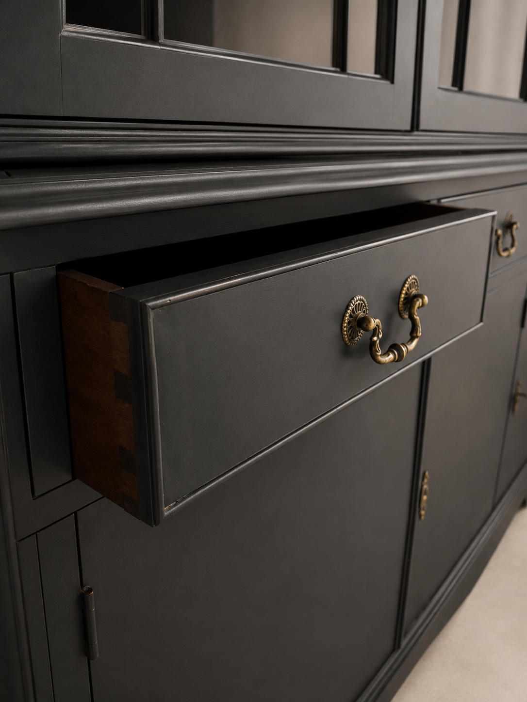 Black Regency Glazed Cabinet, 4 Door 4 Drawer Dresser