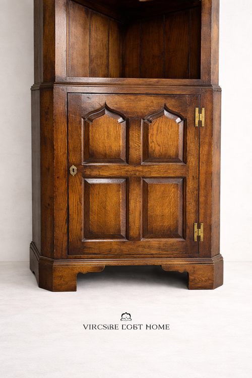 TITCHMARSH AND GOODWIN Oak Corner Cabinet / Shelving / Display / Cupboard