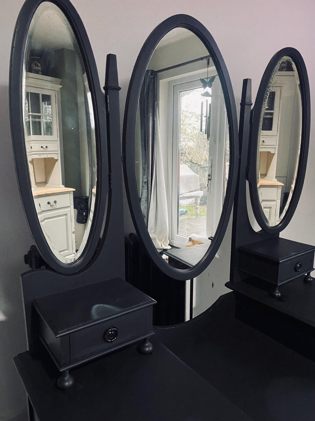 Vintage Black Vanity Dresser with Mirrors – Antique Dressing Table