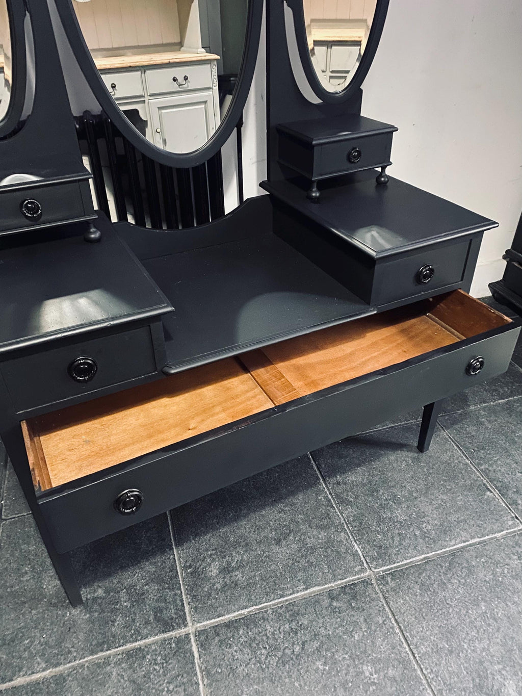 Vintage Black Vanity Dresser with Mirrors – Antique Dressing Table